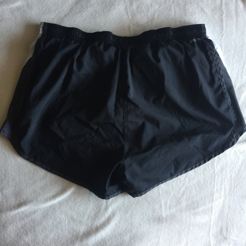 NIKE RUNING SHORTS - Picture 2 of 5